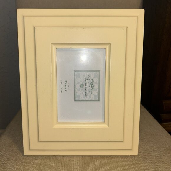 Victoriana Yellow Wooden Layer Chic Holds 4 x 6 Photo Frame Dual Orientation - Picture 3 of 7